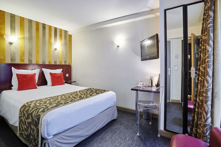 Room 4 of 27