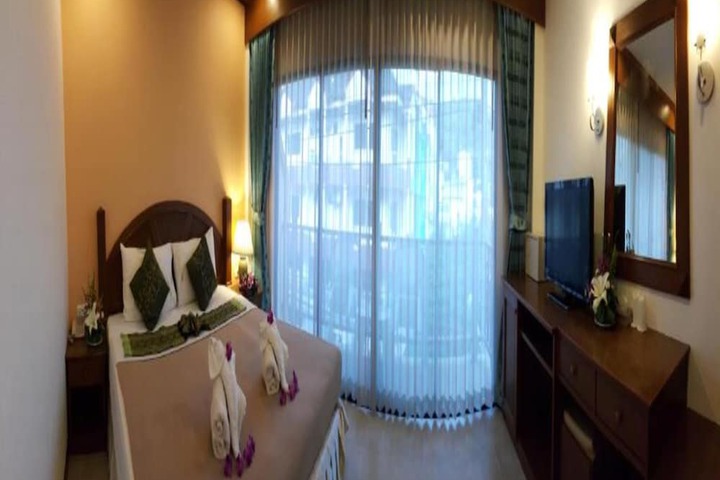Room 15 of 35