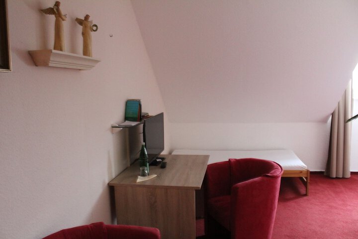 Room 11 of 68