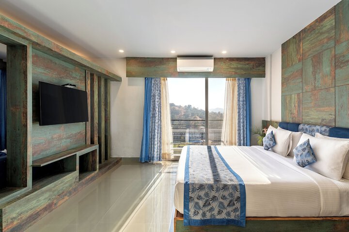 Room 26 of 77
