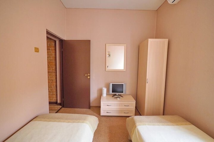 Room 21 of 33