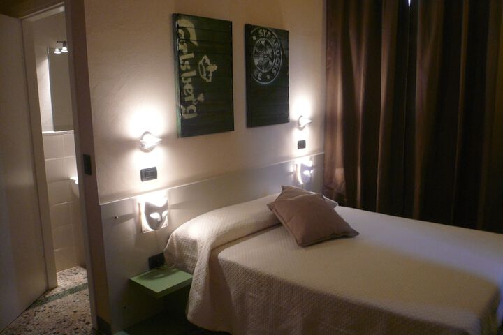 Room 7 of 51