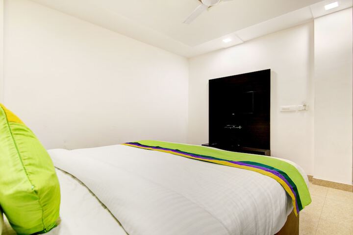 Room 9 of 21