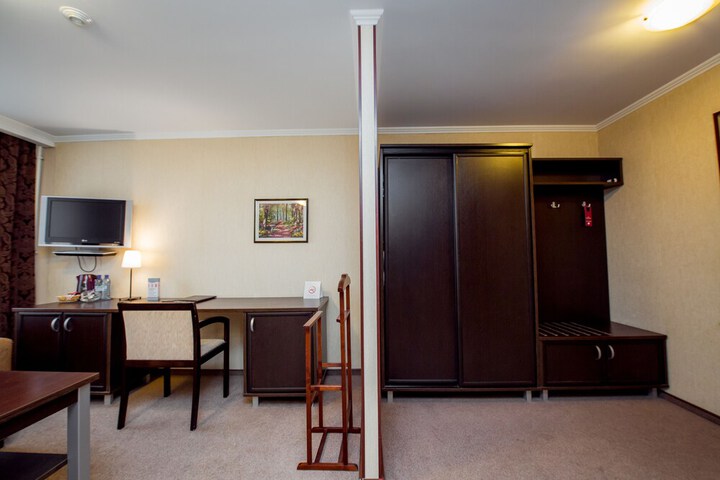 Room 37 of 60