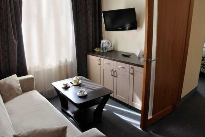 Room 28 of 60
