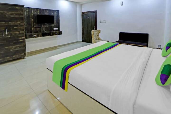 Room 5 of 40