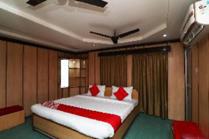 Room 3 of 3