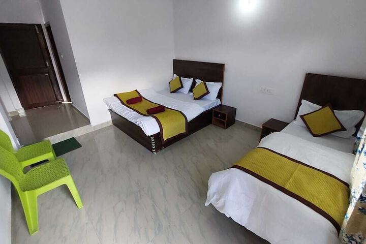 Room 2 of 26