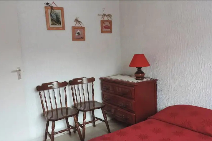 Room 2 of 9