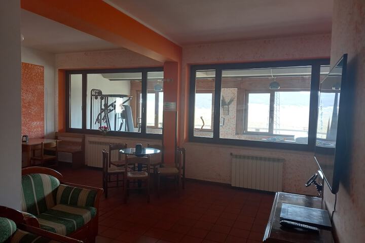 Room 11 of 20