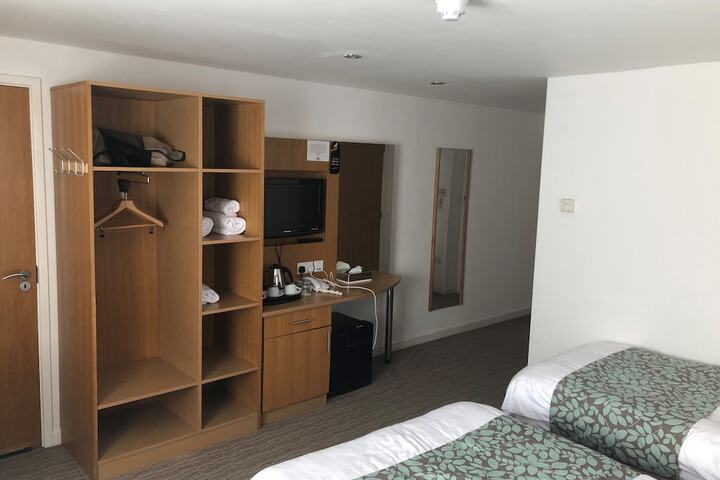 Room 4 of 52