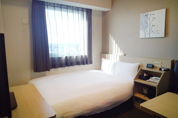 Room 8 of 35