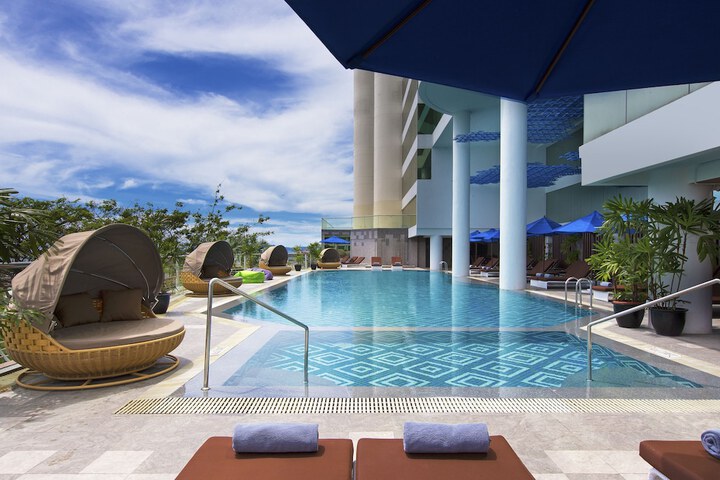Pool 52 of 111
