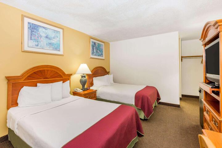 2 Double Beds (1 of 12)
