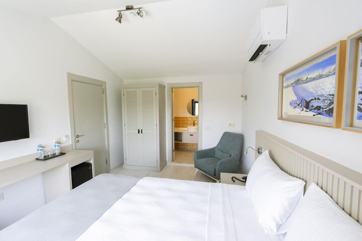 Room 11 of 122