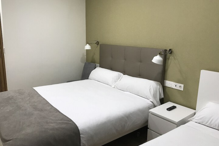 Room 12 of 27
