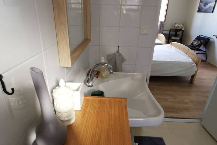 Room 7 of 124