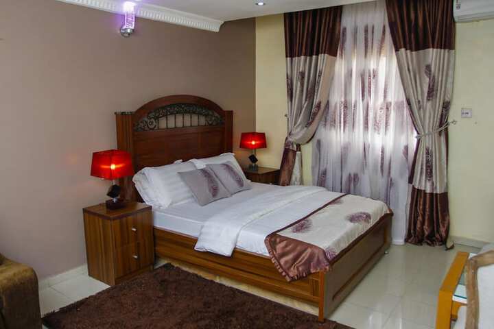 Room 17 of 29