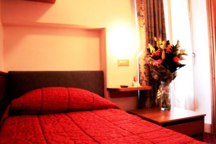 Room 12 of 72