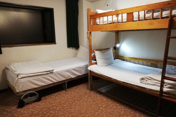 Room 25 of 66
