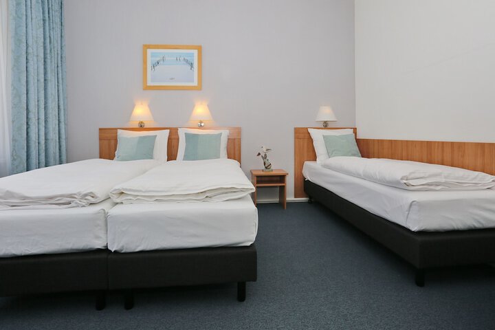 Room 7 of 40