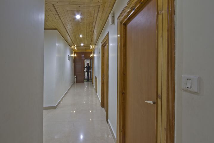 Ballroom/Hall 81 of 98