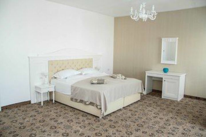 Room 9 of 43