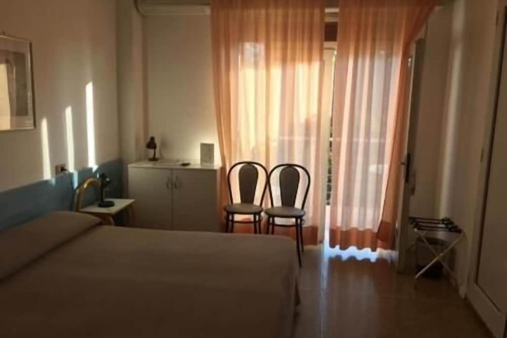 Room 11 of 41