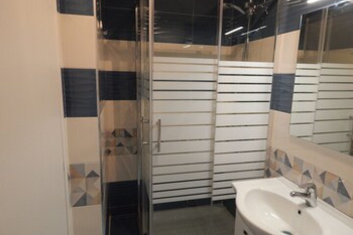 Room 3 of 48