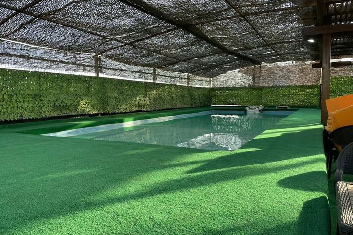 Pools & Facilities