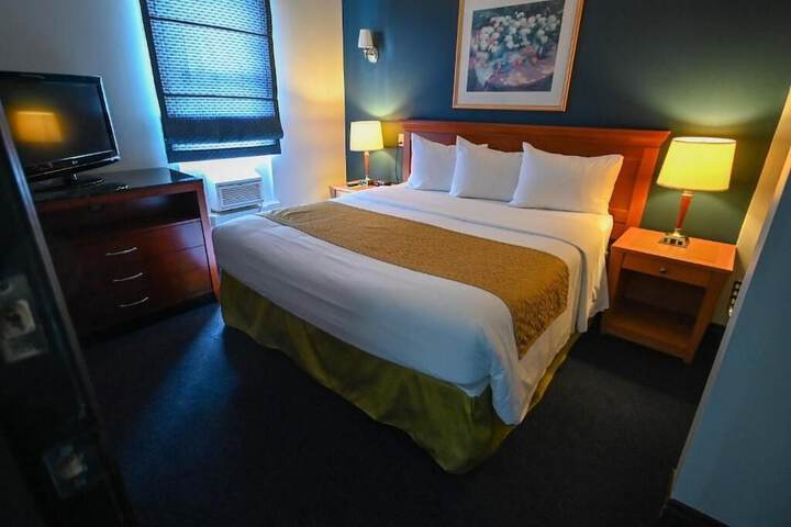 Room 5 of 65