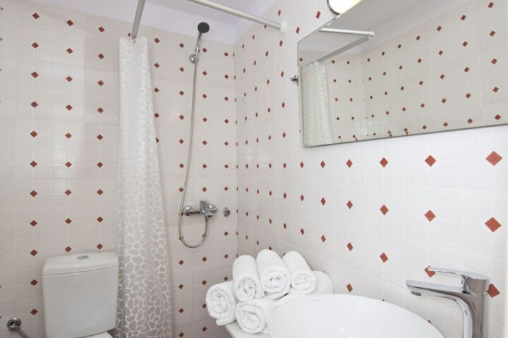 Room 32 of 36
