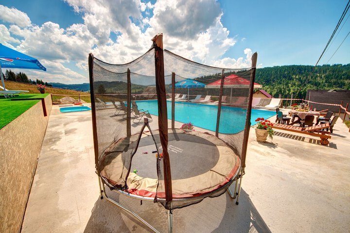 Pool 28 of 43