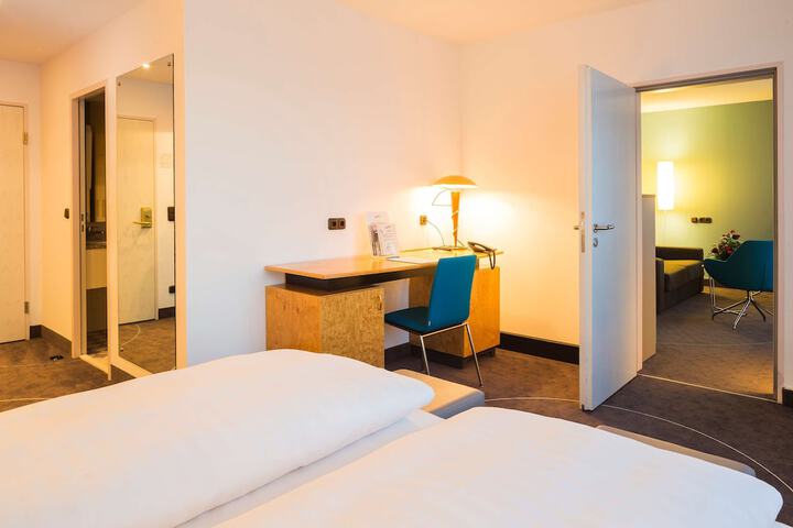 Room 13 of 60