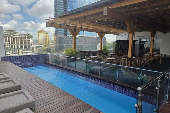 Hotel Pool