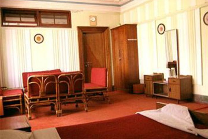 Room 13 of 23