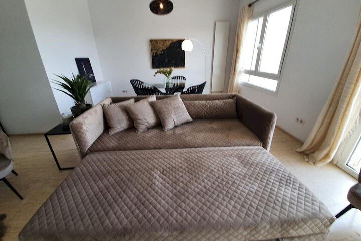 Room 14 of 27