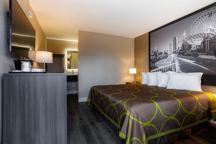 Super 8 by Wyndham Rockford South