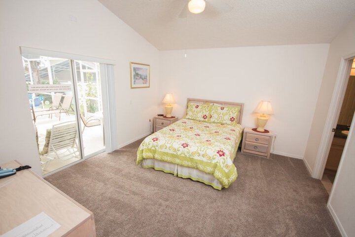 Room 7 of 16
