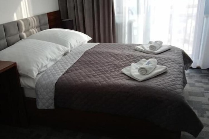 Room 32 of 73