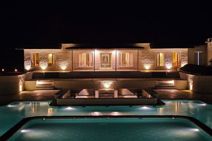 Pool 28 of 30