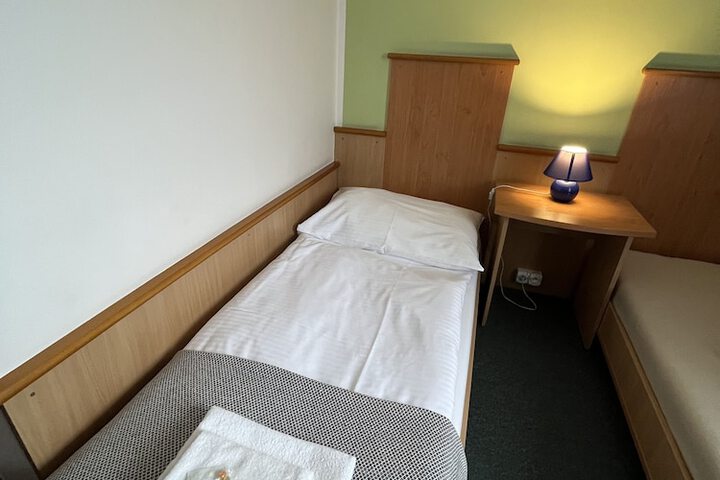 Room 15 of 49