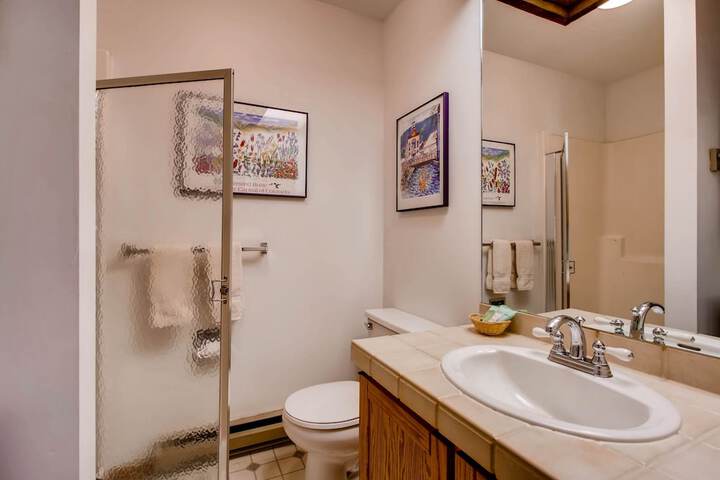 Room 9 of 27