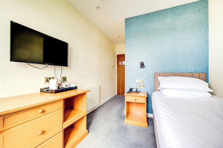 Room 34 of 105