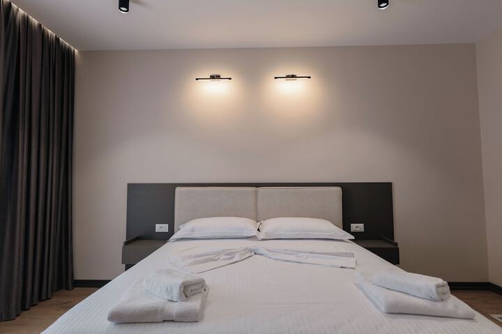 Room 14 of 37
