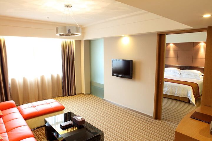 Room 12 of 21