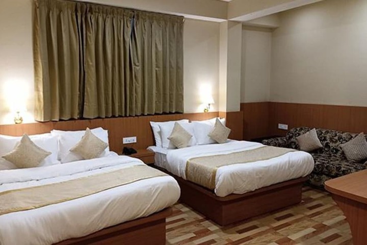 Room 12 of 25