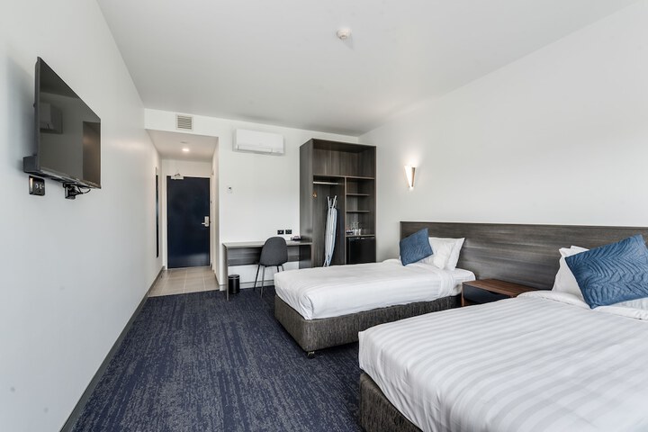 Room 13 of 35