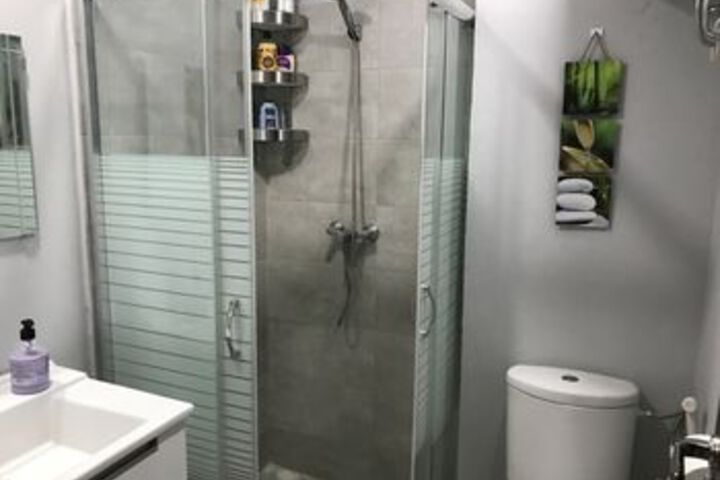 Room 2 of 18