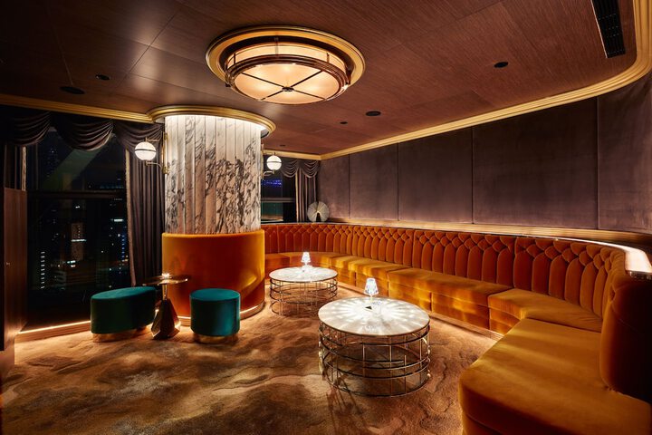 Lounge 76 of 89